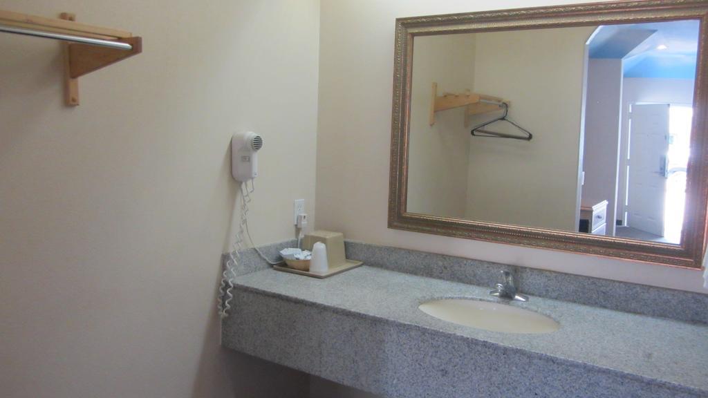 Camelot Inn & Suites Highway 290/Northwest Freeway Jersey Village Ruang foto