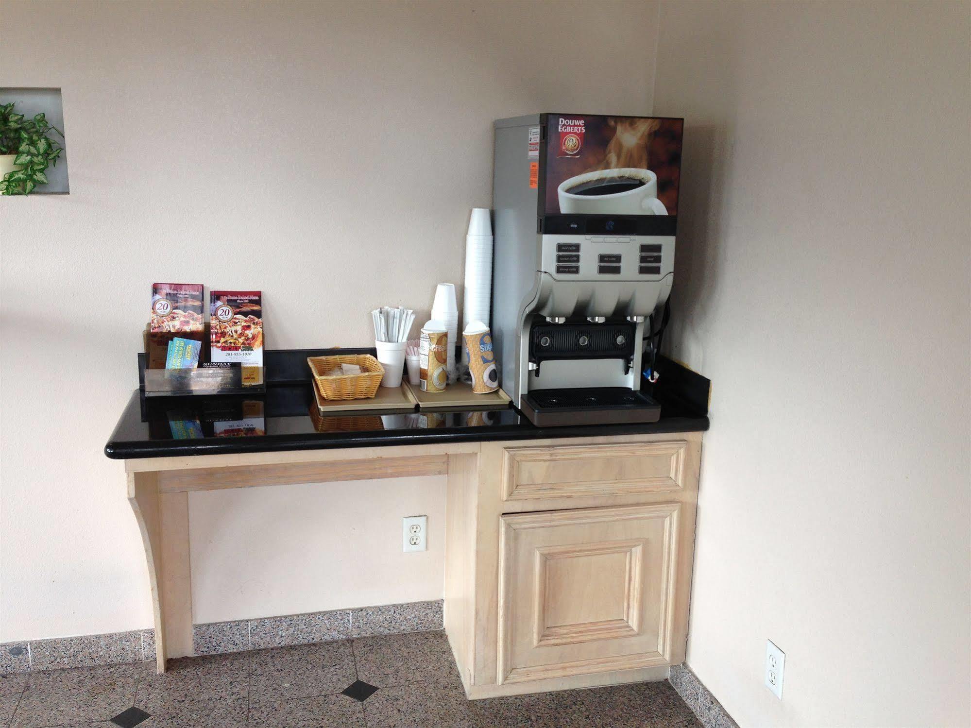 Camelot Inn & Suites Highway 290/Northwest Freeway Jersey Village Bagian luar foto